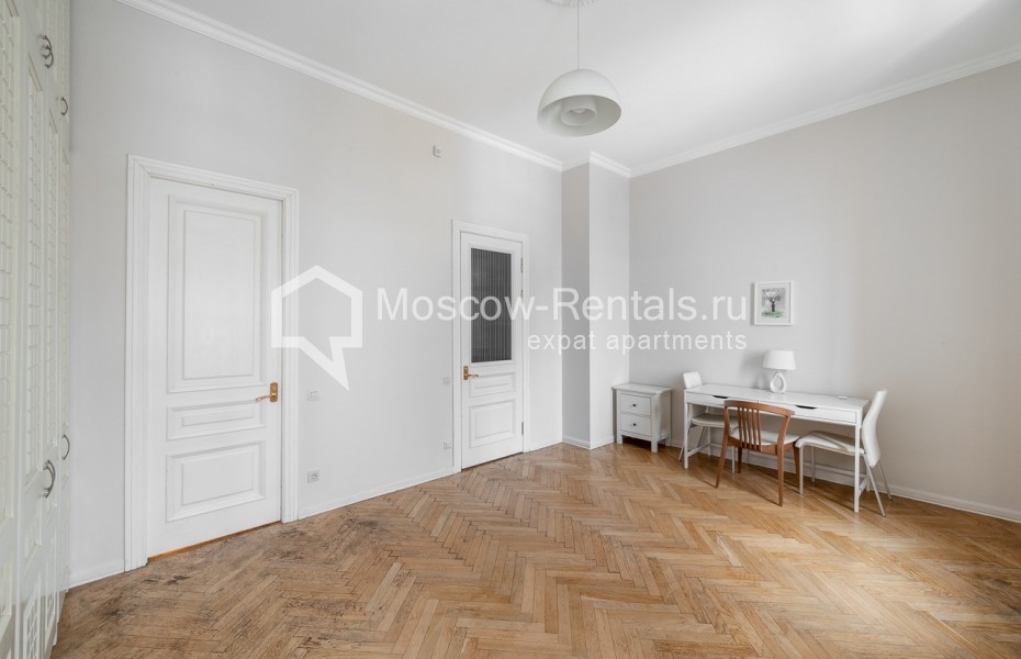 Photo #15 4-room (3 BR) apartment for <a href="http://moscow-rentals.ru/en/articles/long-term-rent" target="_blank">a long-term</a> rent
 in Russia, Moscow, Klimentovskyi lane, 9/1