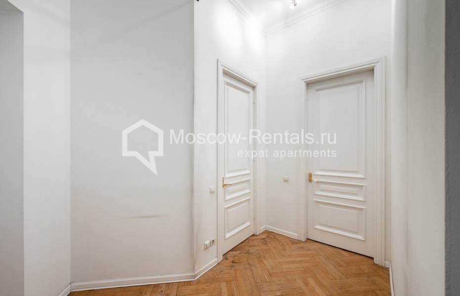Photo #16 4-room (3 BR) apartment for <a href="http://moscow-rentals.ru/en/articles/long-term-rent" target="_blank">a long-term</a> rent
 in Russia, Moscow, Klimentovskyi lane, 9/1