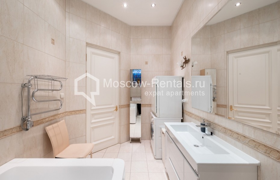Photo #18 4-room (3 BR) apartment for <a href="http://moscow-rentals.ru/en/articles/long-term-rent" target="_blank">a long-term</a> rent
 in Russia, Moscow, Klimentovskyi lane, 9/1