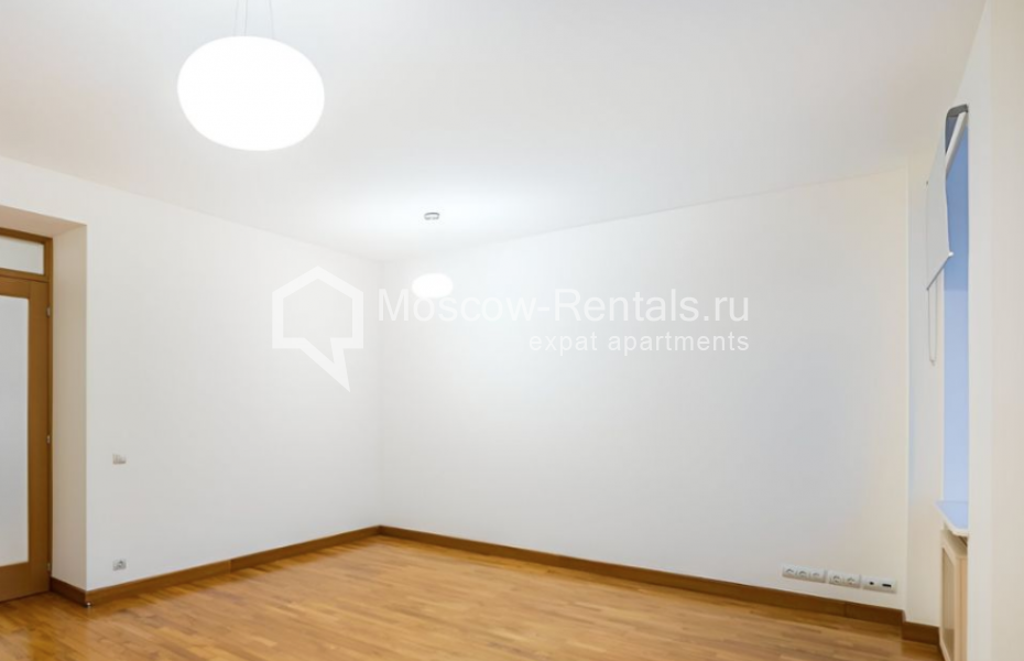 Photo #8 3-room (2 BR) apartment for <a href="http://moscow-rentals.ru/en/articles/long-term-rent" target="_blank">a long-term</a> rent
 in Russia, Moscow, Daev lane, 8