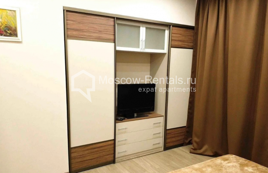 Photo #4 2-room (1 BR) apartment for <a href="http://moscow-rentals.ru/en/articles/long-term-rent" target="_blank">a long-term</a> rent
 in Russia, Moscow, Novolesnaya str, 3-5С1