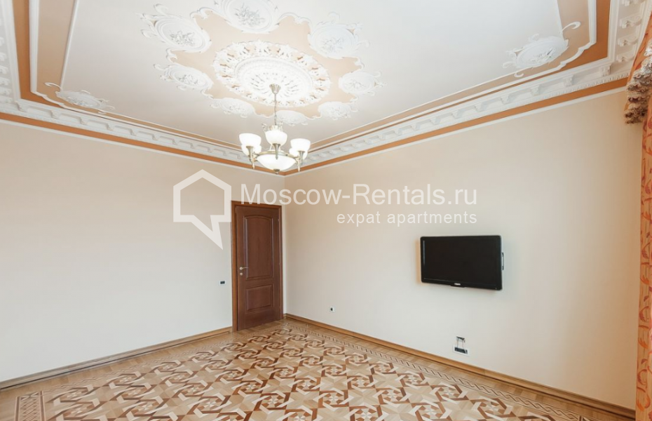 Photo #10 4-room (3 BR) apartment for <a href="http://moscow-rentals.ru/en/articles/long-term-rent" target="_blank">a long-term</a> rent
 in Russia, Moscow, Shabolovka str, 10к1