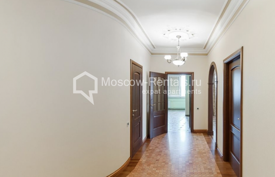 Photo #13 4-room (3 BR) apartment for <a href="http://moscow-rentals.ru/en/articles/long-term-rent" target="_blank">a long-term</a> rent
 in Russia, Moscow, Shabolovka str, 10к1