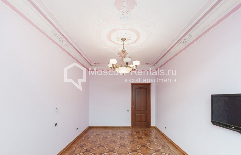 Photo #15 4-room (3 BR) apartment for <a href="http://moscow-rentals.ru/en/articles/long-term-rent" target="_blank">a long-term</a> rent
 in Russia, Moscow, Shabolovka str, 10к1