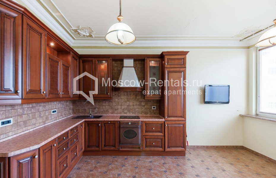 Photo #16 4-room (3 BR) apartment for <a href="http://moscow-rentals.ru/en/articles/long-term-rent" target="_blank">a long-term</a> rent
 in Russia, Moscow, Shabolovka str, 10к1