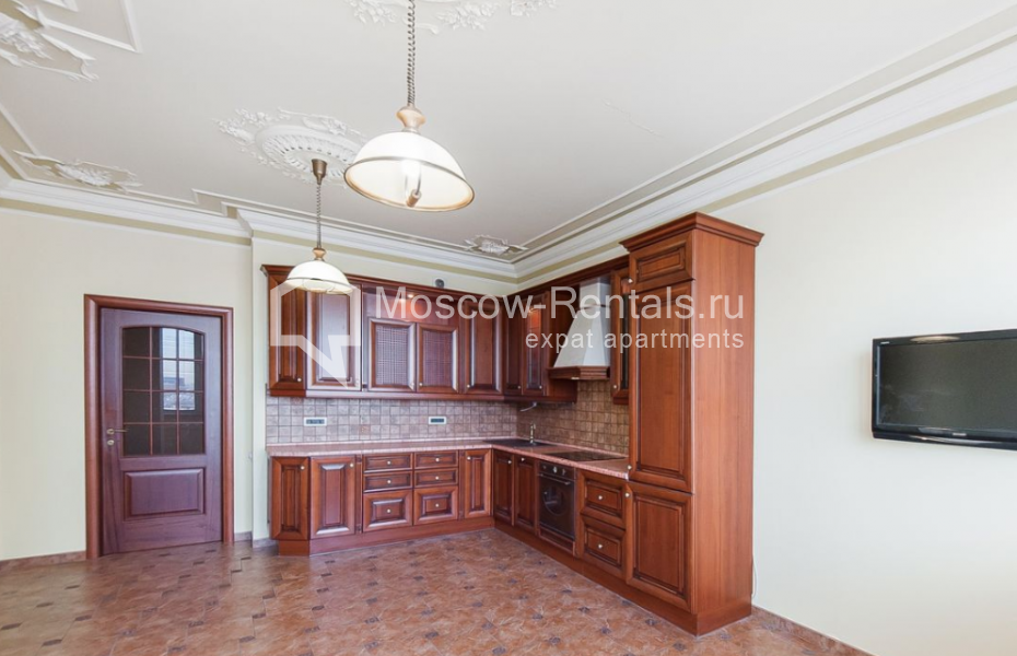 Photo #17 4-room (3 BR) apartment for <a href="http://moscow-rentals.ru/en/articles/long-term-rent" target="_blank">a long-term</a> rent
 in Russia, Moscow, Shabolovka str, 10к1