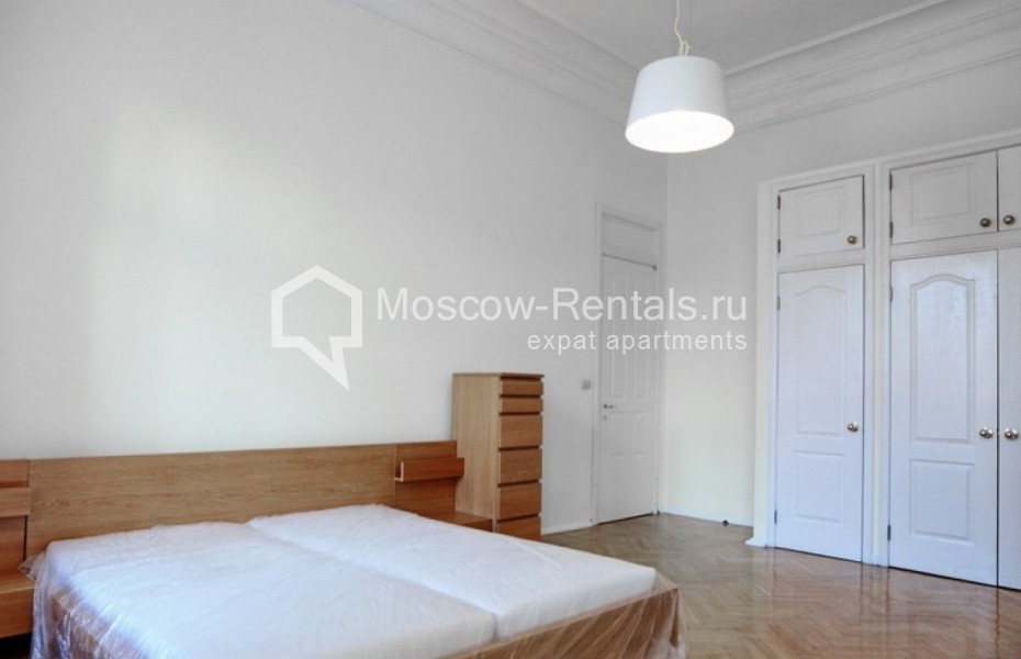 Photo #9 4-room (3 BR) apartment for <a href="http://moscow-rentals.ru/en/articles/long-term-rent" target="_blank">a long-term</a> rent
 in Russia, Moscow, Maly Vlasievsky lane, 14/23