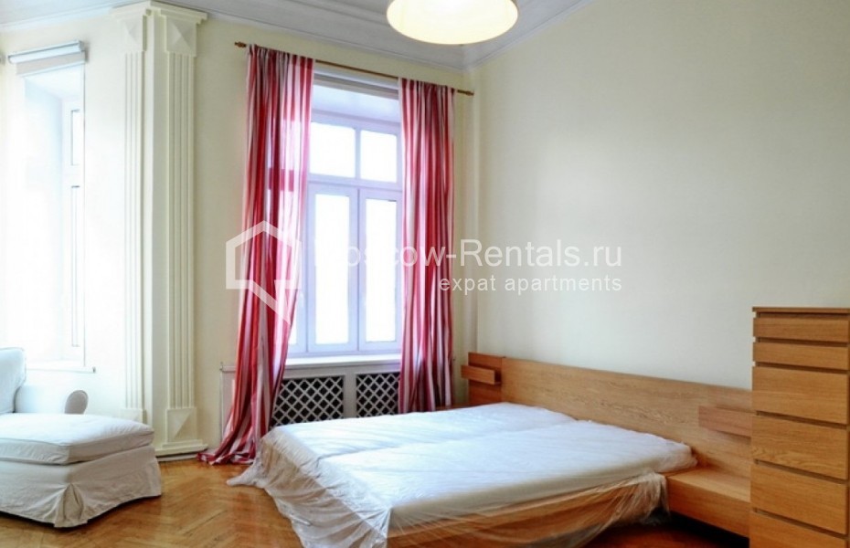 Photo #10 4-room (3 BR) apartment for <a href="http://moscow-rentals.ru/en/articles/long-term-rent" target="_blank">a long-term</a> rent
 in Russia, Moscow, Maly Vlasievsky lane, 14/23