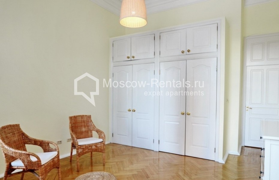 Photo #13 4-room (3 BR) apartment for <a href="http://moscow-rentals.ru/en/articles/long-term-rent" target="_blank">a long-term</a> rent
 in Russia, Moscow, Maly Vlasievsky lane, 14/23