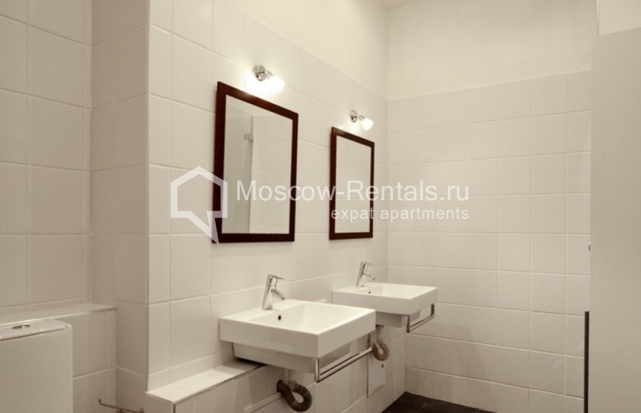 Photo #18 4-room (3 BR) apartment for <a href="http://moscow-rentals.ru/en/articles/long-term-rent" target="_blank">a long-term</a> rent
 in Russia, Moscow, Maly Vlasievsky lane, 14/23