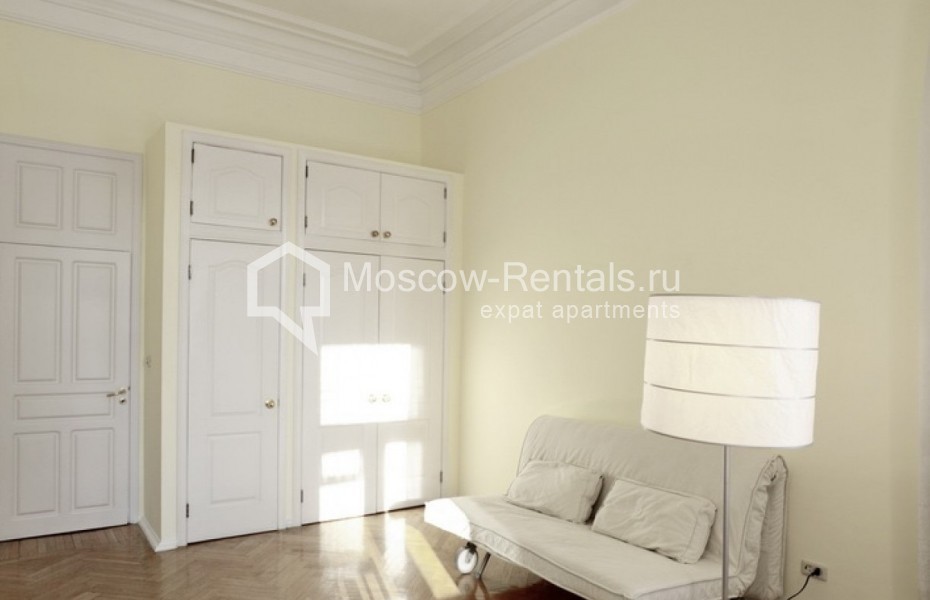 Photo #17 4-room (3 BR) apartment for <a href="http://moscow-rentals.ru/en/articles/long-term-rent" target="_blank">a long-term</a> rent
 in Russia, Moscow, Maly Vlasievsky lane, 14/23