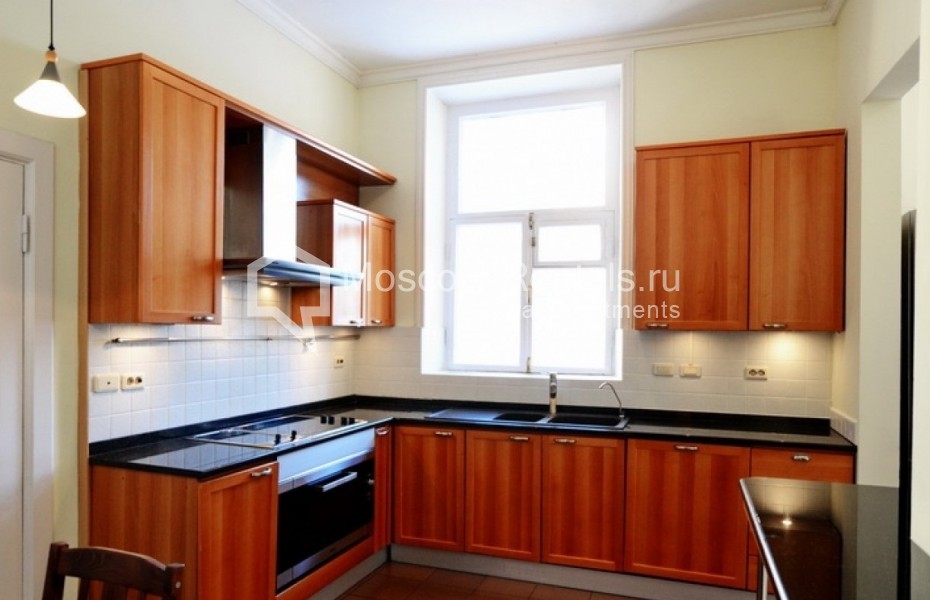 Photo #6 4-room (3 BR) apartment for <a href="http://moscow-rentals.ru/en/articles/long-term-rent" target="_blank">a long-term</a> rent
 in Russia, Moscow, Maly Vlasievsky lane, 14/23