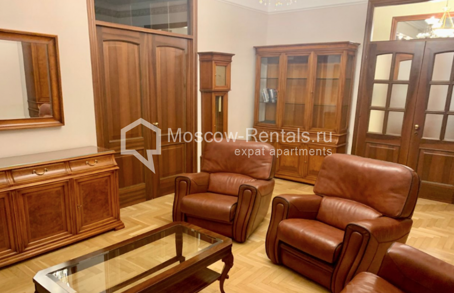 Photo #3 5-room (4 BR) apartment for <a href="http://moscow-rentals.ru/en/articles/long-term-rent" target="_blank">a long-term</a> rent
 in Russia, Moscow, Staropimenovskyi lane, 8