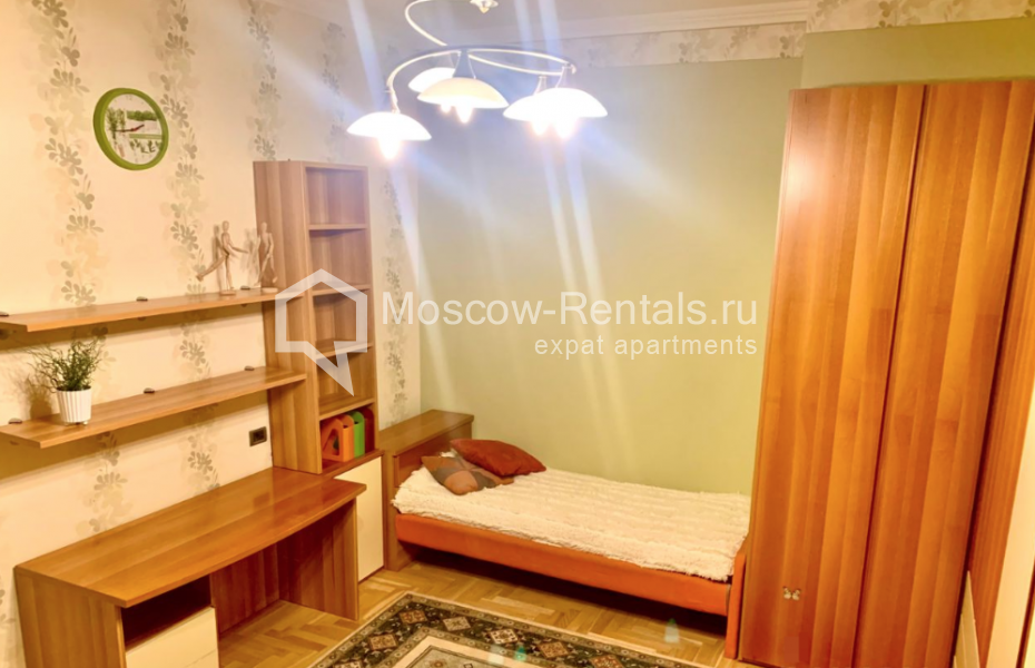 Photo #5 5-room (4 BR) apartment for <a href="http://moscow-rentals.ru/en/articles/long-term-rent" target="_blank">a long-term</a> rent
 in Russia, Moscow, Staropimenovskyi lane, 8