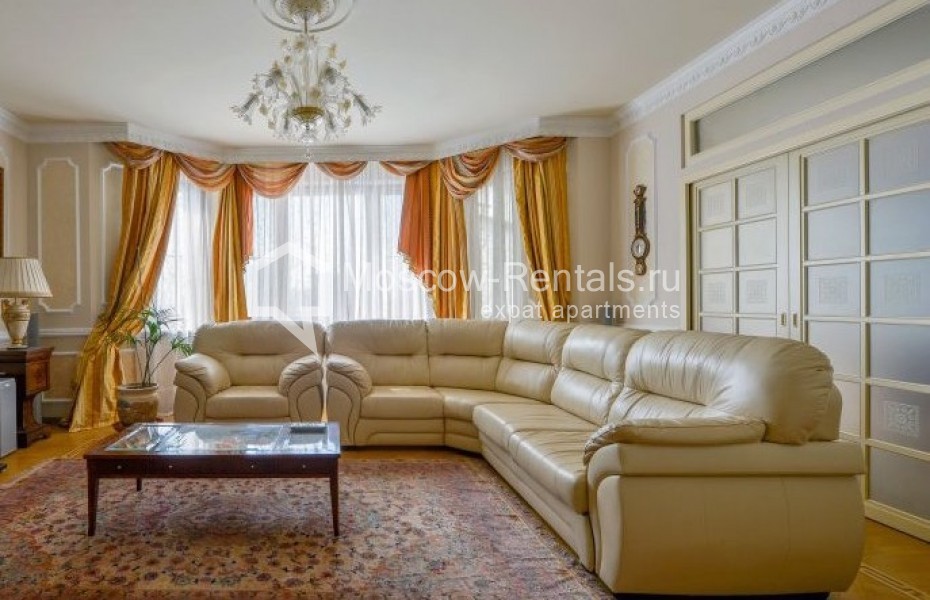 Photo #2 4-room (3 BR) apartment for <a href="http://moscow-rentals.ru/en/articles/long-term-rent" target="_blank">a long-term</a> rent
 in Russia, Moscow, Zoologicheskaya str, 30С2