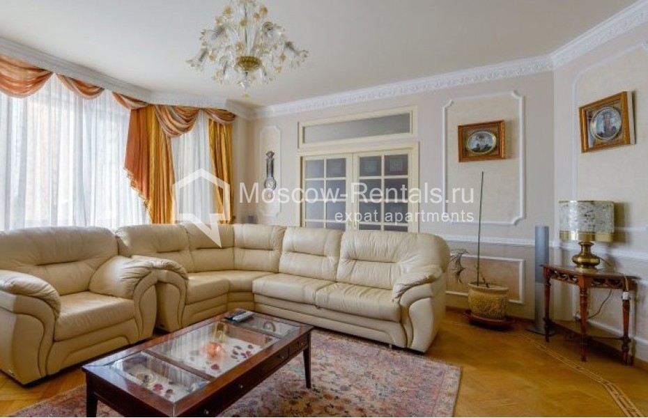 Photo #1 4-room (3 BR) apartment for <a href="http://moscow-rentals.ru/en/articles/long-term-rent" target="_blank">a long-term</a> rent
 in Russia, Moscow, Zoologicheskaya str, 30С2