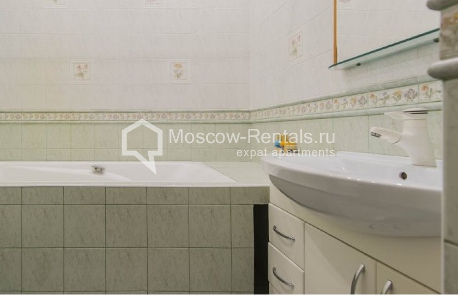 Photo #14 4-room (3 BR) apartment for <a href="http://moscow-rentals.ru/en/articles/long-term-rent" target="_blank">a long-term</a> rent
 in Russia, Moscow, Profsoyuznaya str, 5/9