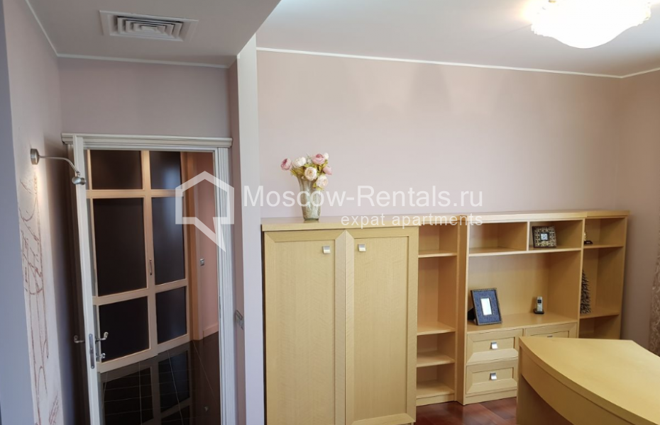 Photo #12 4-room (3 BR) apartment for <a href="http://moscow-rentals.ru/en/articles/long-term-rent" target="_blank">a long-term</a> rent
 in Russia, Moscow, Profsoyuznaya str, 41