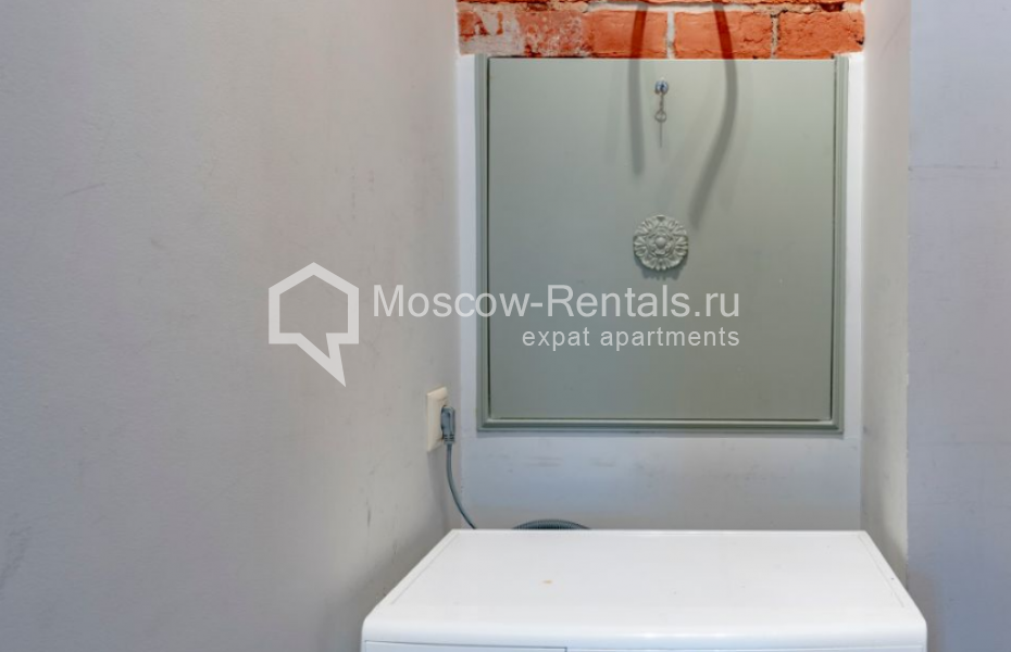 Photo #14 3-room (2 BR) apartment for <a href="http://moscow-rentals.ru/en/articles/long-term-rent" target="_blank">a long-term</a> rent
 in Russia, Moscow, Smolenskaya-Sennay sq, 27С7