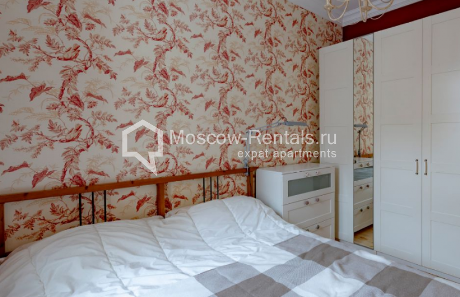 Photo #11 3-room (2 BR) apartment for <a href="http://moscow-rentals.ru/en/articles/long-term-rent" target="_blank">a long-term</a> rent
 in Russia, Moscow, Smolenskaya-Sennay sq, 27С7