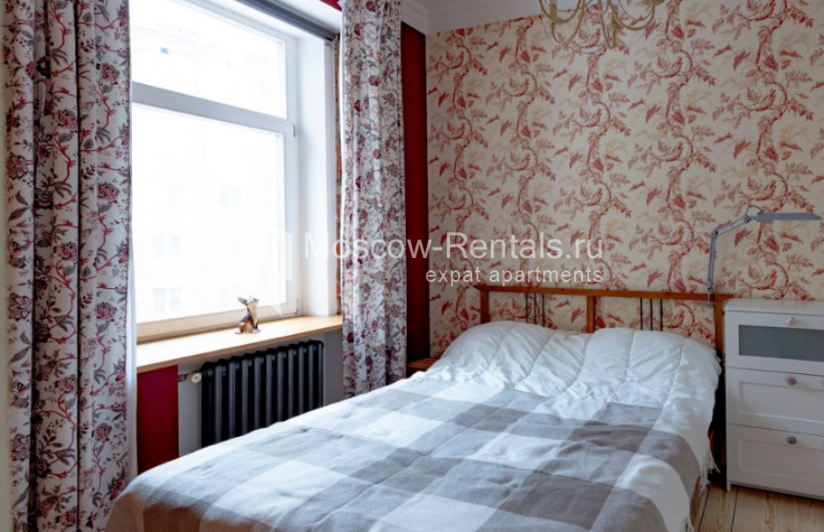 Photo #10 3-room (2 BR) apartment for <a href="http://moscow-rentals.ru/en/articles/long-term-rent" target="_blank">a long-term</a> rent
 in Russia, Moscow, Smolenskaya-Sennay sq, 27С7