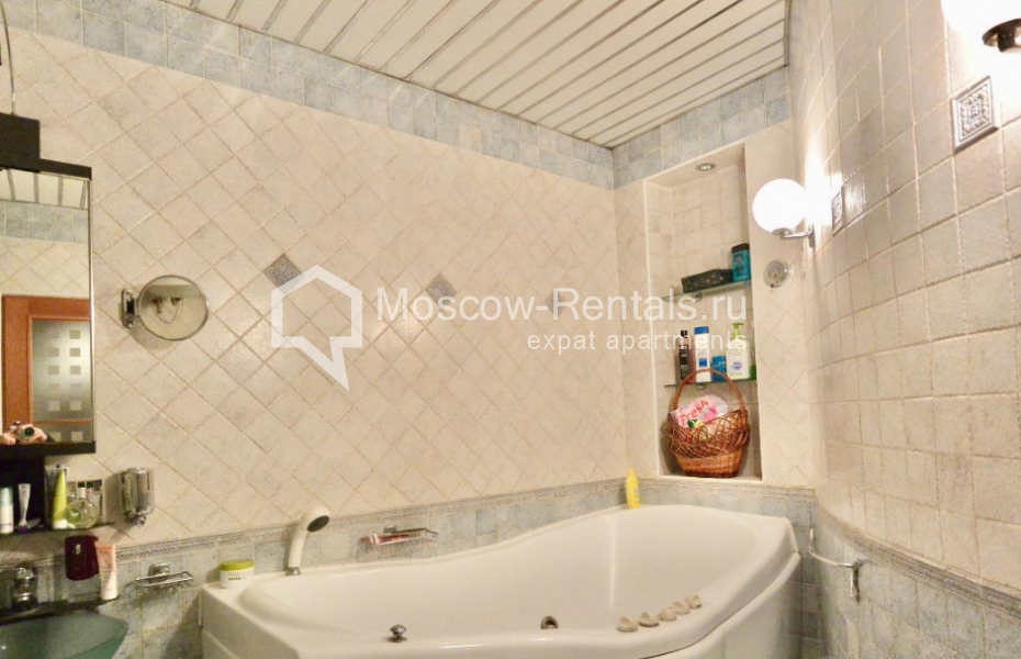 Photo #9 2-room (1 BR) apartment for <a href="http://moscow-rentals.ru/en/articles/long-term-rent" target="_blank">a long-term</a> rent
 in Russia, Moscow, Zoologicheskaya str, 4