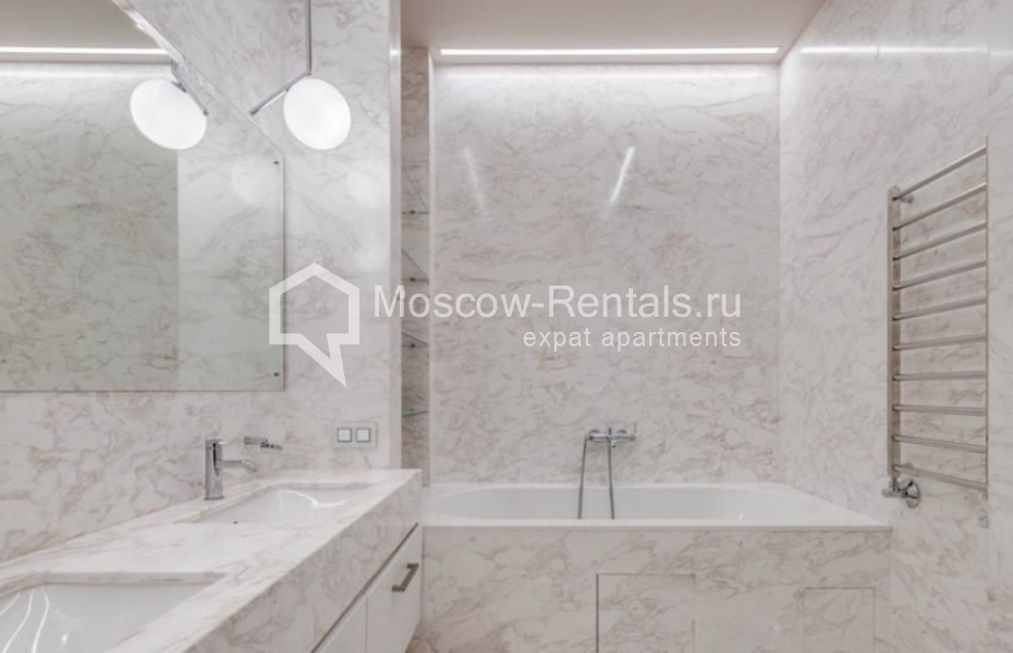 Photo #10 3-room (2 BR) apartment for <a href="http://moscow-rentals.ru/en/articles/long-term-rent" target="_blank">a long-term</a> rent
 in Russia, Moscow, Efremova str, 10с1к4/4