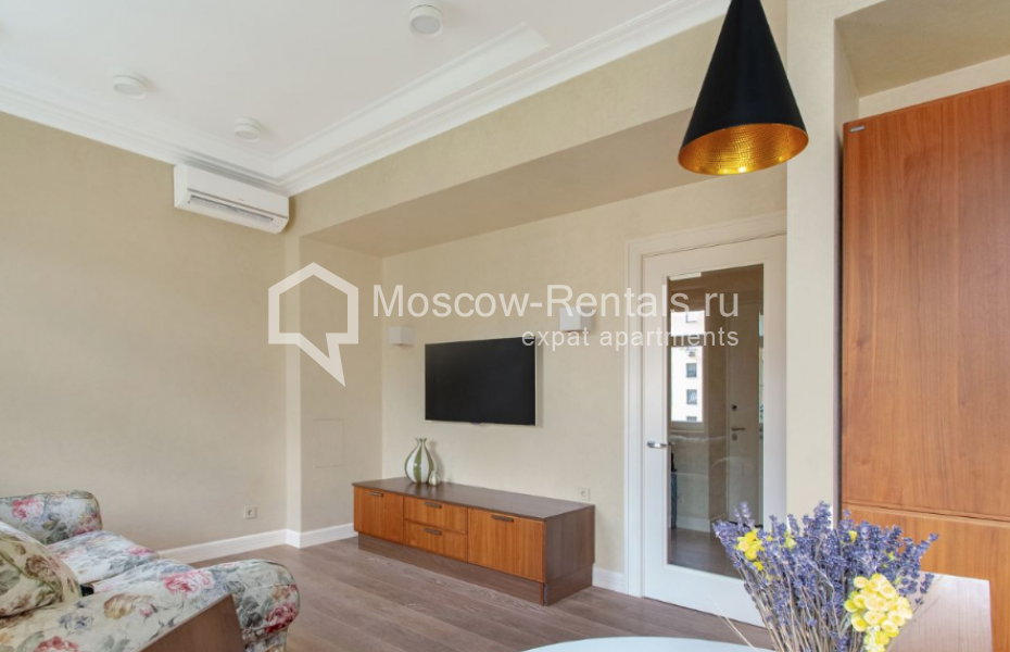 Photo #3 3-room (2 BR) apartment for <a href="http://moscow-rentals.ru/en/articles/long-term-rent" target="_blank">a long-term</a> rent
 in Russia, Moscow, B. Bronnaya str, 7