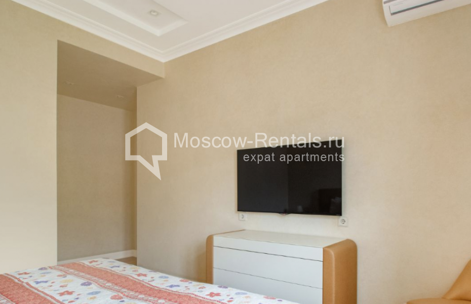 Photo #9 3-room (2 BR) apartment for <a href="http://moscow-rentals.ru/en/articles/long-term-rent" target="_blank">a long-term</a> rent
 in Russia, Moscow, B. Bronnaya str, 7
