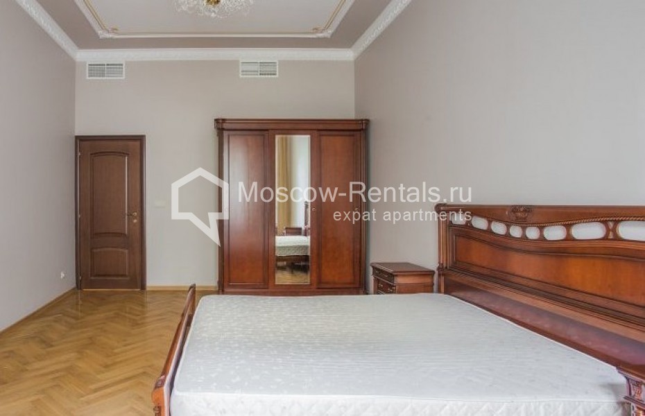 Photo #7 4-room (3 BR) apartment for <a href="http://moscow-rentals.ru/en/articles/long-term-rent" target="_blank">a long-term</a> rent
 in Russia, Moscow, 1st Obydenskyi lane, 5