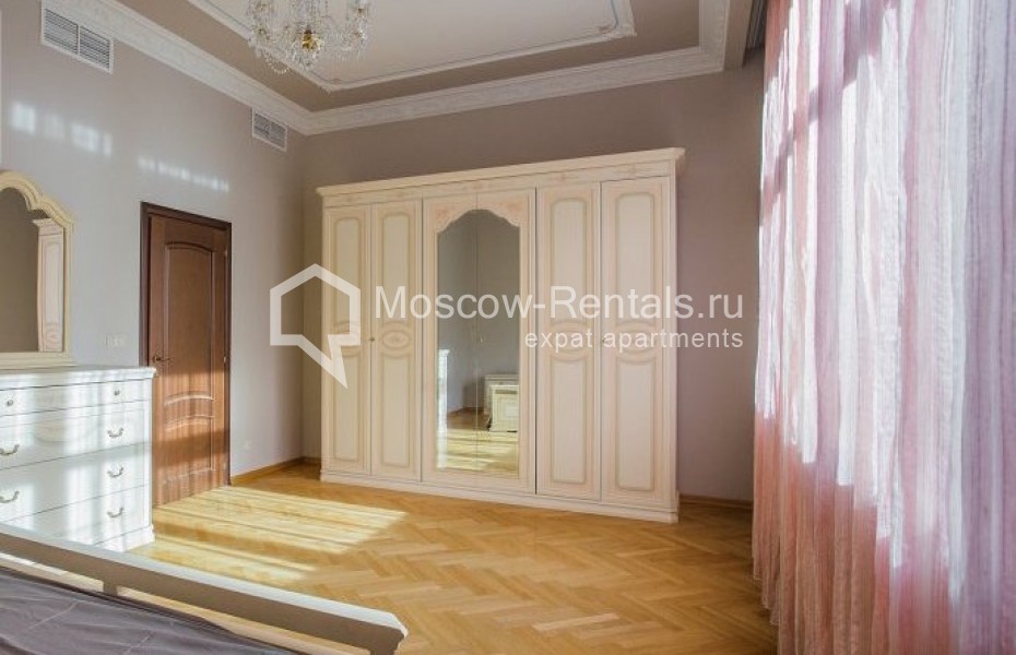 Photo #9 4-room (3 BR) apartment for <a href="http://moscow-rentals.ru/en/articles/long-term-rent" target="_blank">a long-term</a> rent
 in Russia, Moscow, 1st Obydenskyi lane, 5