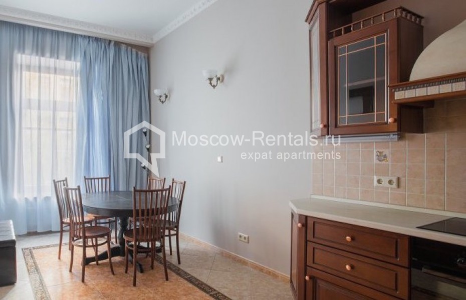 Photo #3 4-room (3 BR) apartment for <a href="http://moscow-rentals.ru/en/articles/long-term-rent" target="_blank">a long-term</a> rent
 in Russia, Moscow, 1st Obydenskyi lane, 5