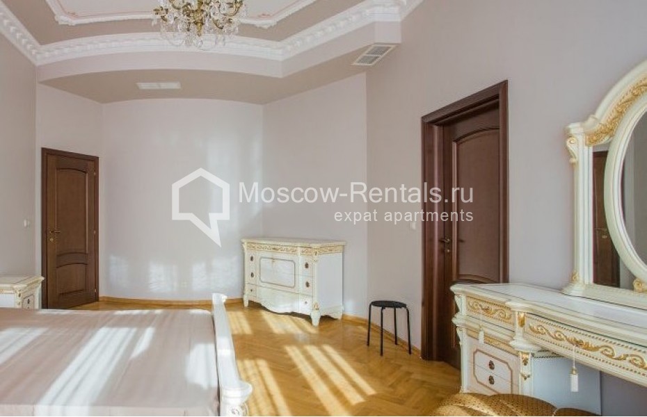Photo #11 4-room (3 BR) apartment for <a href="http://moscow-rentals.ru/en/articles/long-term-rent" target="_blank">a long-term</a> rent
 in Russia, Moscow, 1st Obydenskyi lane, 5