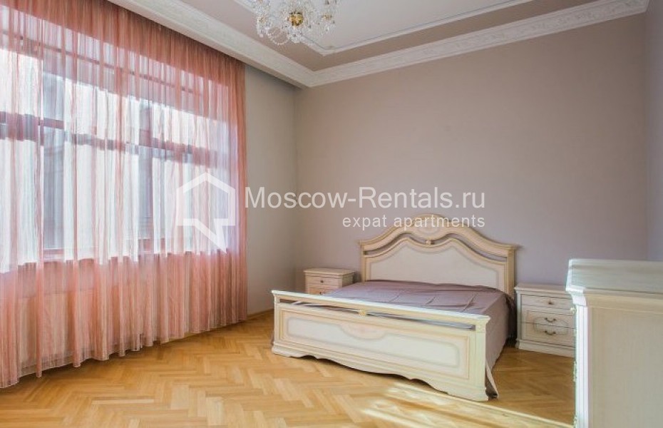 Photo #8 4-room (3 BR) apartment for <a href="http://moscow-rentals.ru/en/articles/long-term-rent" target="_blank">a long-term</a> rent
 in Russia, Moscow, 1st Obydenskyi lane, 5