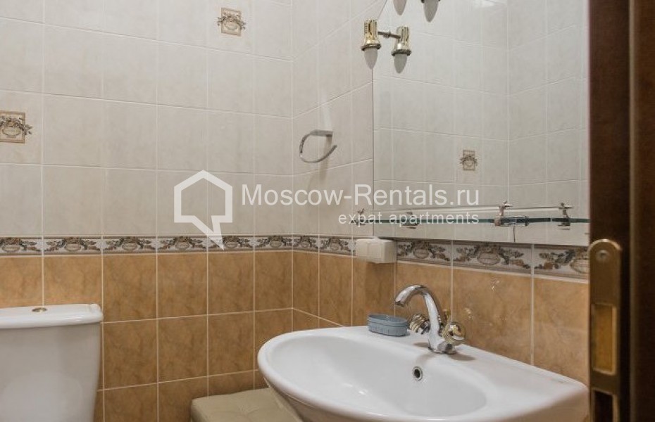 Photo #15 4-room (3 BR) apartment for <a href="http://moscow-rentals.ru/en/articles/long-term-rent" target="_blank">a long-term</a> rent
 in Russia, Moscow, 1st Obydenskyi lane, 5