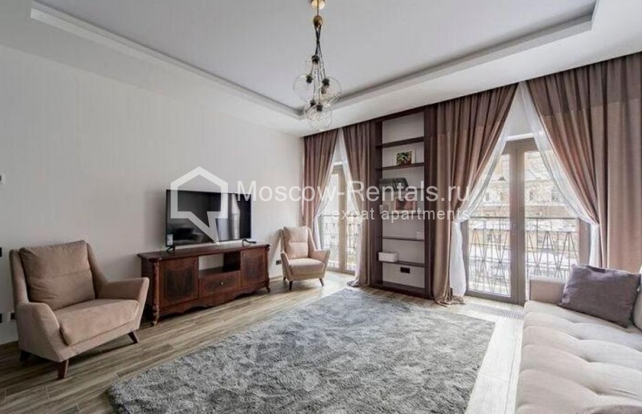 Photo #2 2-room (1 BR) apartment for <a href="http://moscow-rentals.ru/en/articles/long-term-rent" target="_blank">a long-term</a> rent
 in Russia, Moscow, Shluzovaya emb, 2А