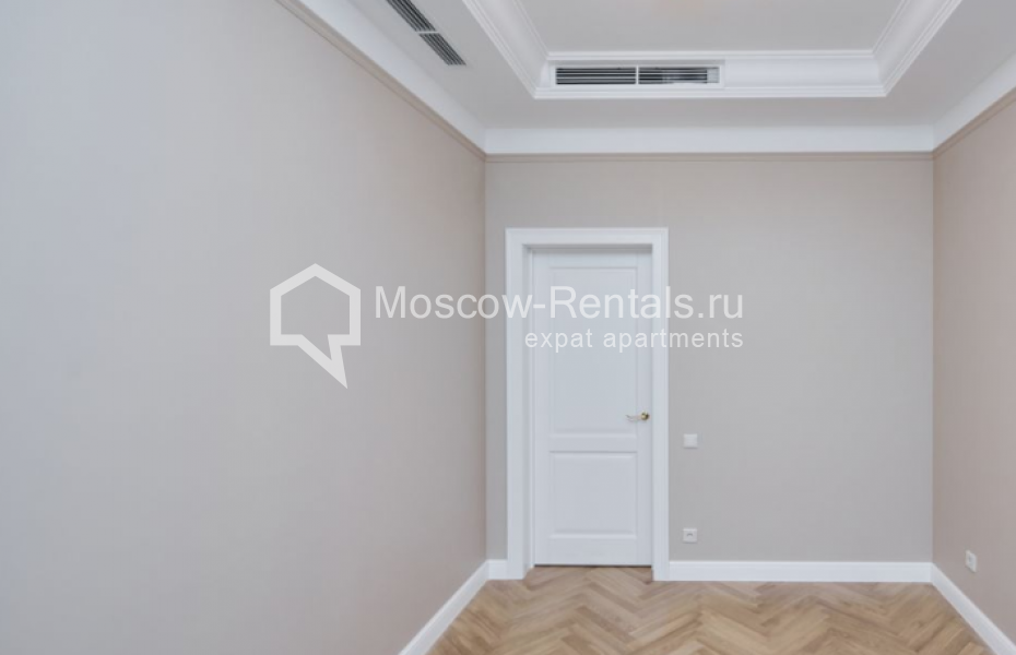 Photo #10 3-room (2 BR) apartment for <a href="http://moscow-rentals.ru/en/articles/long-term-rent" target="_blank">a long-term</a> rent
 in Russia, Moscow, Petrovka str, 17С3