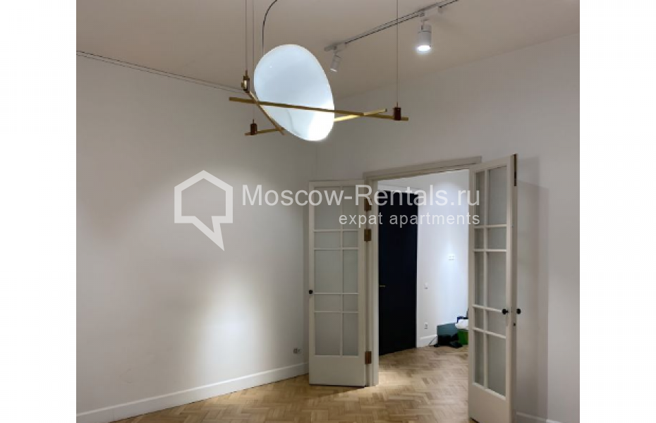Photo #3 2-room (1 BR) apartment for <a href="http://moscow-rentals.ru/en/articles/long-term-rent" target="_blank">a long-term</a> rent
 in Russia, Moscow, Spiridonovka str, 19