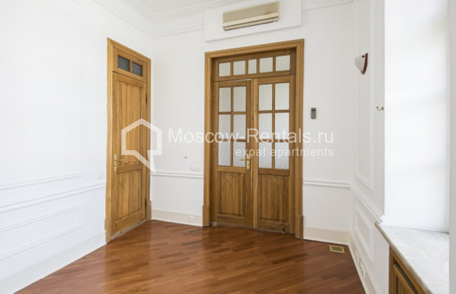 Photo #8 4-room (3 BR) apartment for <a href="http://moscow-rentals.ru/en/articles/long-term-rent" target="_blank">a long-term</a> rent
 in Russia, Moscow, Znamenka str, 15