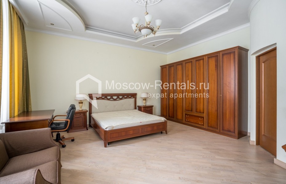 Photo #11 4-room (3 BR) apartment for <a href="http://moscow-rentals.ru/en/articles/long-term-rent" target="_blank">a long-term</a> rent
 in Russia, Moscow, Gogolevskyi blv, 29