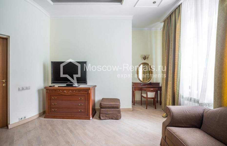 Photo #13 4-room (3 BR) apartment for <a href="http://moscow-rentals.ru/en/articles/long-term-rent" target="_blank">a long-term</a> rent
 in Russia, Moscow, Gogolevskyi blv, 29