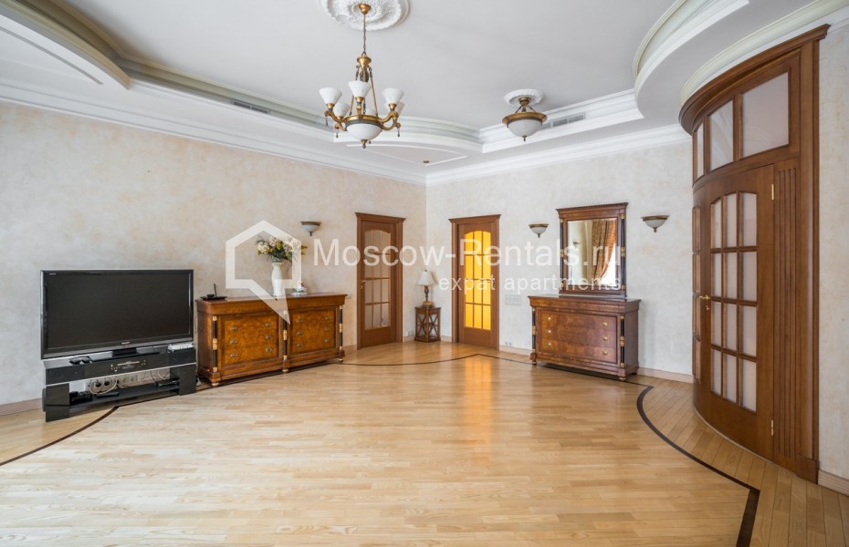 Photo #4 4-room (3 BR) apartment for <a href="http://moscow-rentals.ru/en/articles/long-term-rent" target="_blank">a long-term</a> rent
 in Russia, Moscow, Gogolevskyi blv, 29
