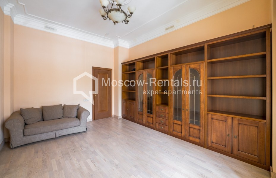 Photo #18 4-room (3 BR) apartment for <a href="http://moscow-rentals.ru/en/articles/long-term-rent" target="_blank">a long-term</a> rent
 in Russia, Moscow, Gogolevskyi blv, 29