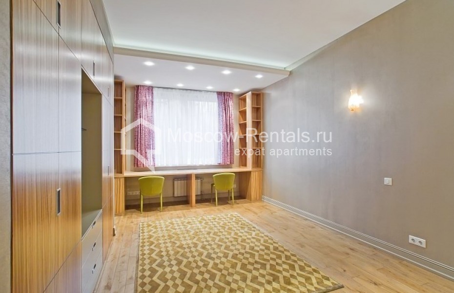 Photo #5 5-room (4 BR) apartment for <a href="http://moscow-rentals.ru/en/articles/long-term-rent" target="_blank">a long-term</a> rent
 in Russia, Moscow, Ruzheinyi lane, 3