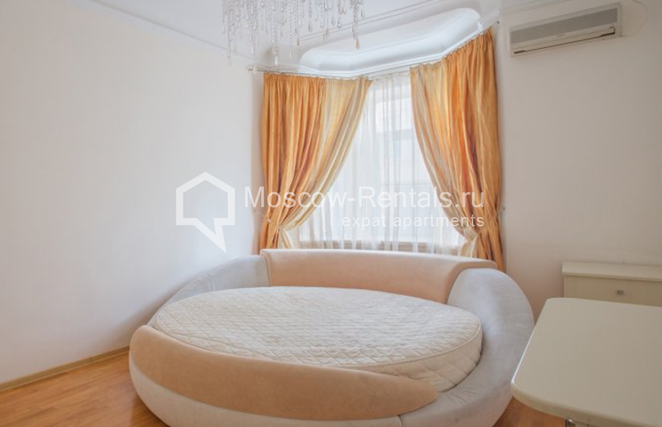 Photo #5 3-room (2 BR) apartment for <a href="http://moscow-rentals.ru/en/articles/long-term-rent" target="_blank">a long-term</a> rent
 in Russia, Moscow, 1st Smolenskyi lane, 22/10