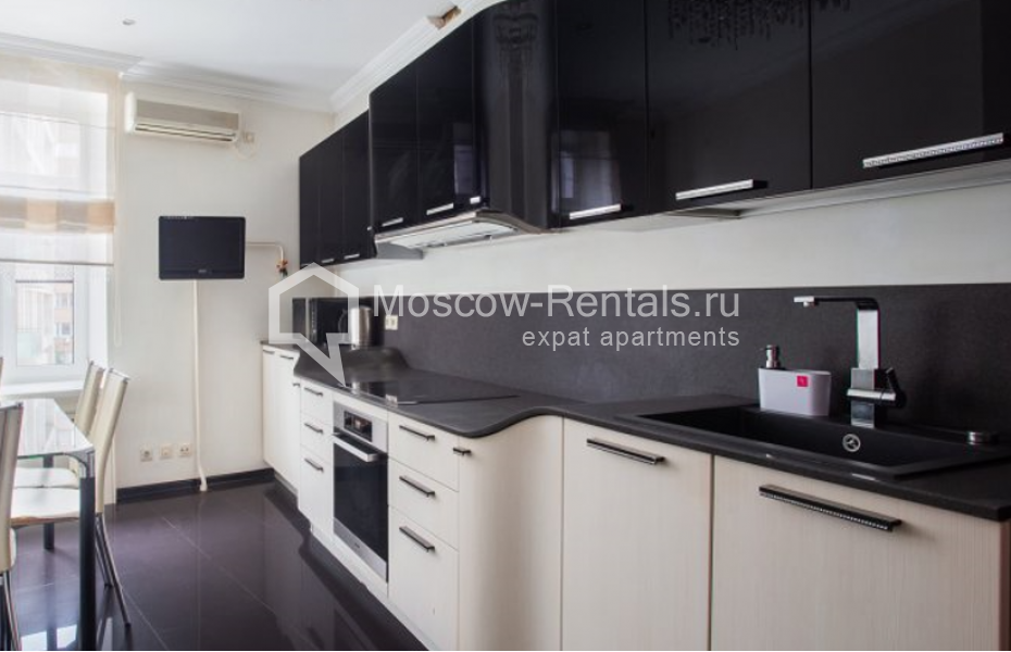Photo #1 3-room (2 BR) apartment for <a href="http://moscow-rentals.ru/en/articles/long-term-rent" target="_blank">a long-term</a> rent
 in Russia, Moscow, 1st Smolenskyi lane, 22/10