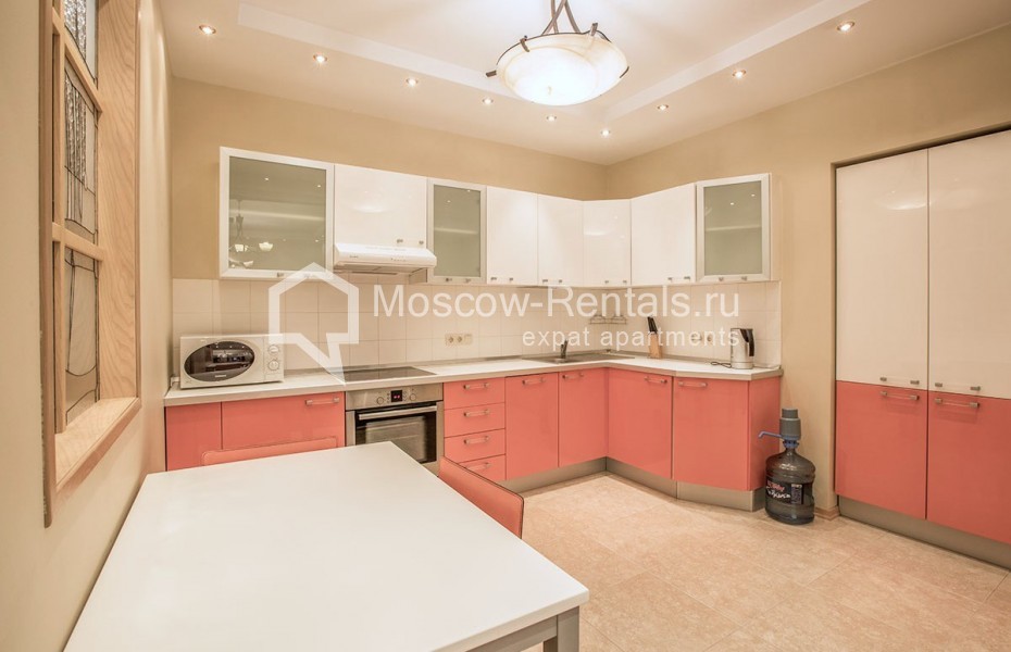 Photo #4 3-room (2 BR) apartment for <a href="http://moscow-rentals.ru/en/articles/long-term-rent" target="_blank">a long-term</a> rent
 in Russia, Moscow, 2nd Tverskaya-Yamskaya str, 28