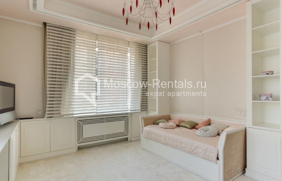 Photo #2 5-room (4 BR) apartment for <a href="http://moscow-rentals.ru/en/articles/long-term-rent" target="_blank">a long-term</a> rent
 in Russia, Moscow, 1st Smolensky lane, 17