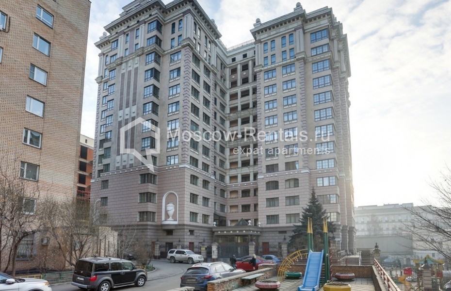 Photo #16 5-room (4 BR) apartment for <a href="http://moscow-rentals.ru/en/articles/long-term-rent" target="_blank">a long-term</a> rent
 in Russia, Moscow, 1st Smolensky lane, 17