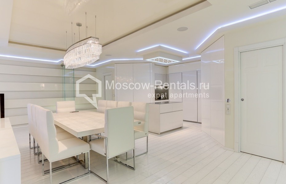 Photo #10 5-room (4 BR) apartment for <a href="http://moscow-rentals.ru/en/articles/long-term-rent" target="_blank">a long-term</a> rent
 in Russia, Moscow, 1st Smolensky lane, 17